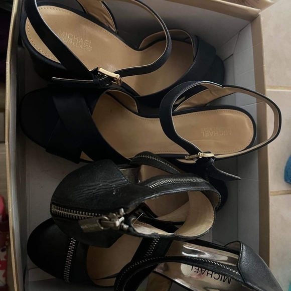 Micheal Kors - Picture 2 of 4